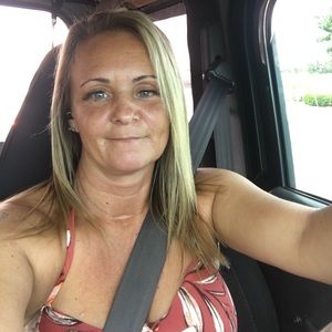 Meet your Posher, Melissa april